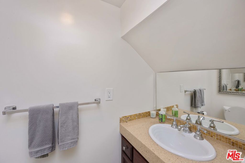 12336 Montana Avenue Property Photo 12