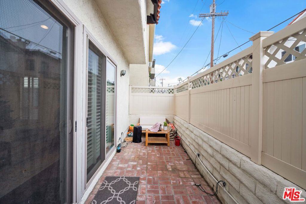12336 Montana Avenue Property Photo 14