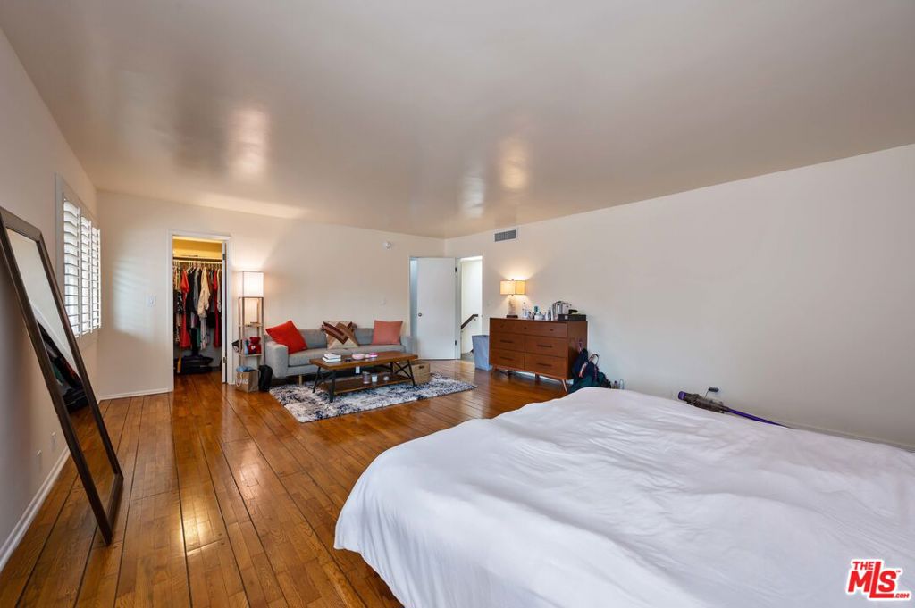 12336 Montana Avenue Property Photo 17