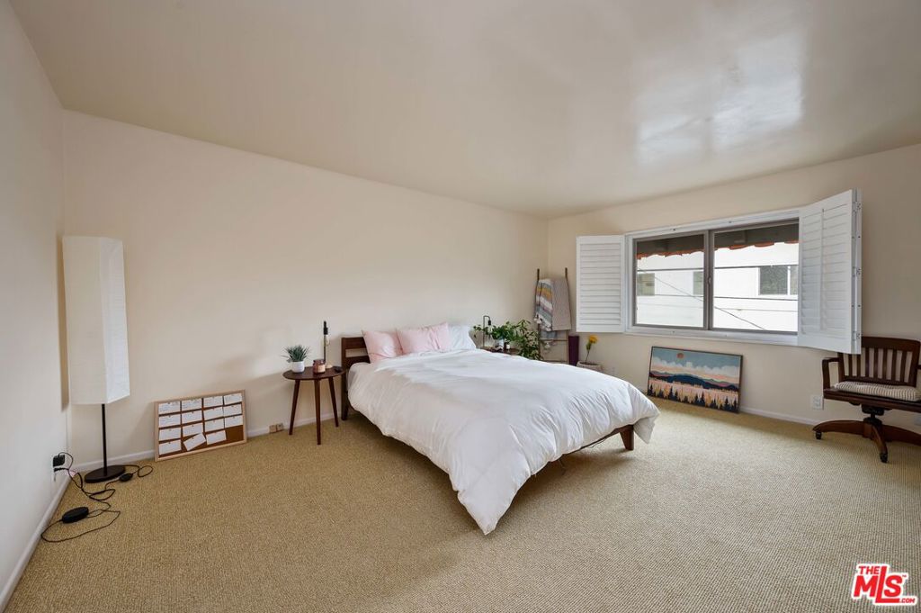 12336 Montana Avenue Property Photo 22