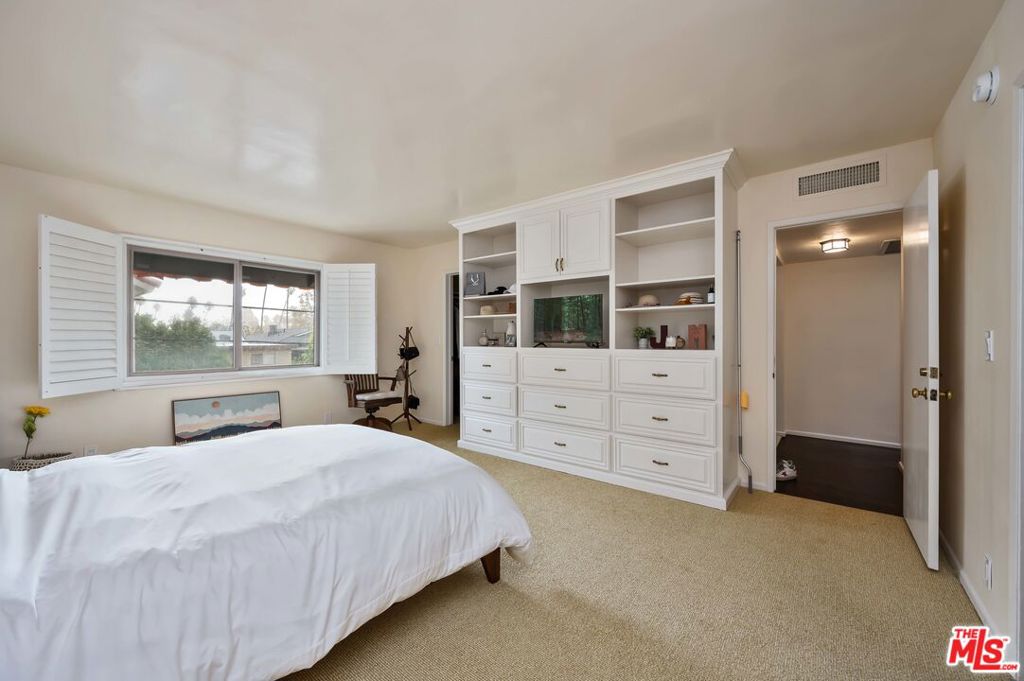 12336 Montana Avenue Property Photo 23