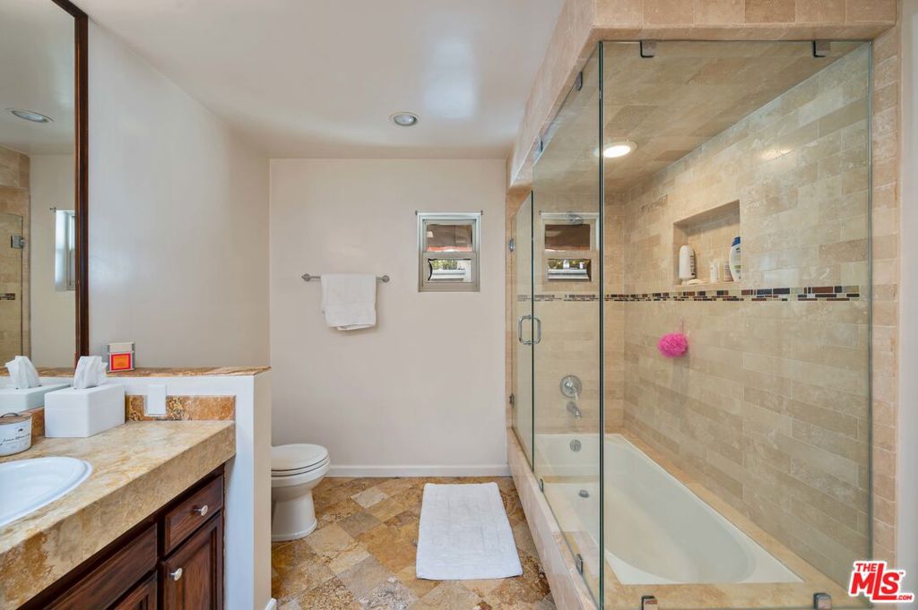 12336 Montana Avenue Property Photo 27