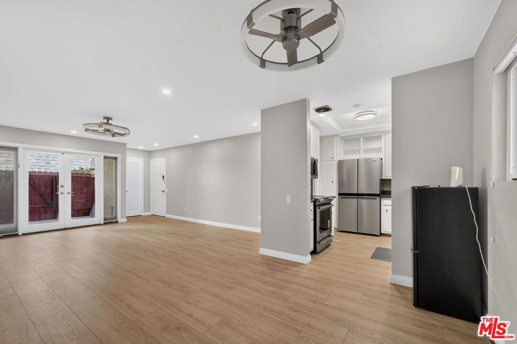 2418 Graham Avenue 2 Property Photo 9