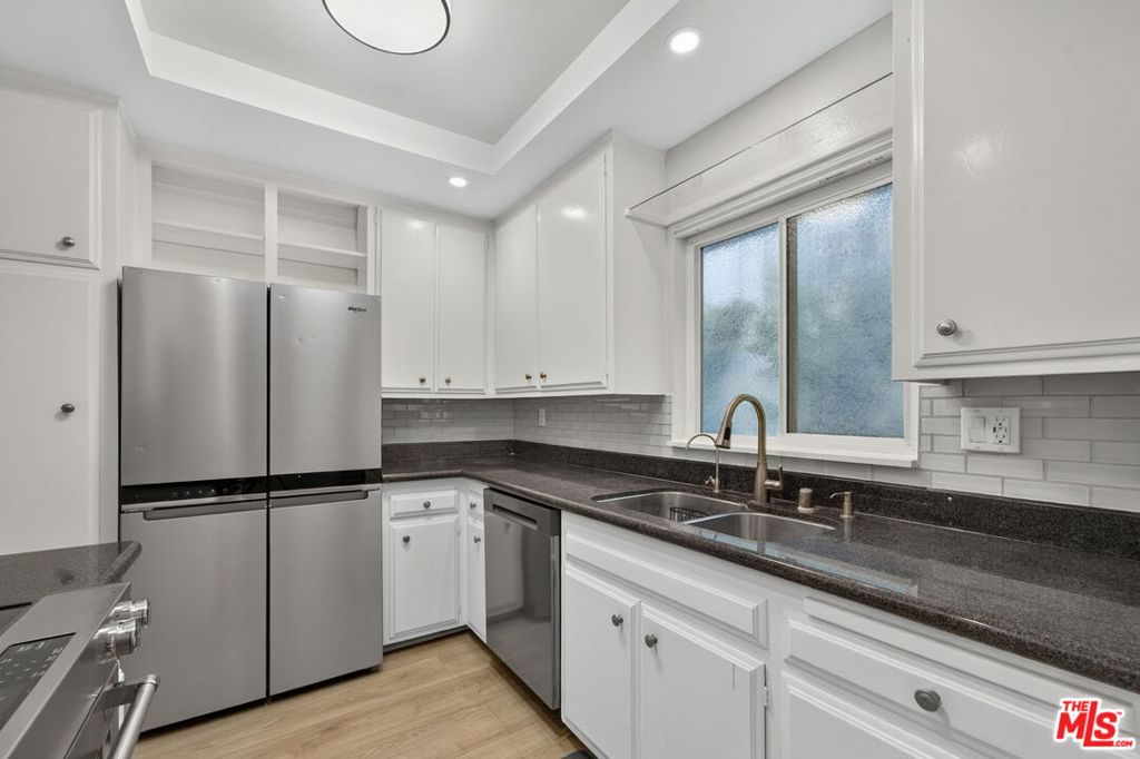 2418 Graham Avenue 2 Property Photo 11