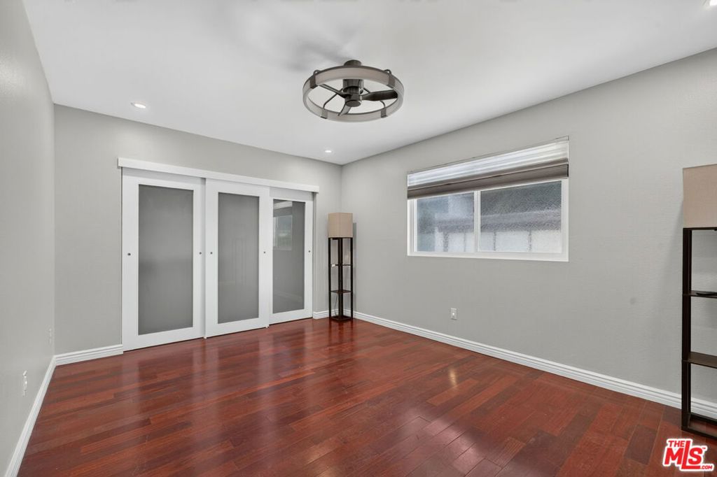 2418 Graham Avenue 2 Property Photo 15