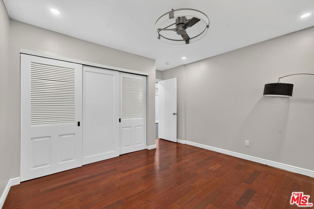 2418 Graham Avenue 2 Property Photo 22