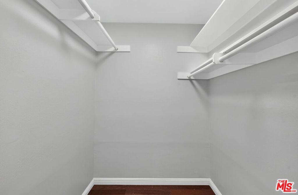 2418 Graham Avenue 2 Property Photo 23