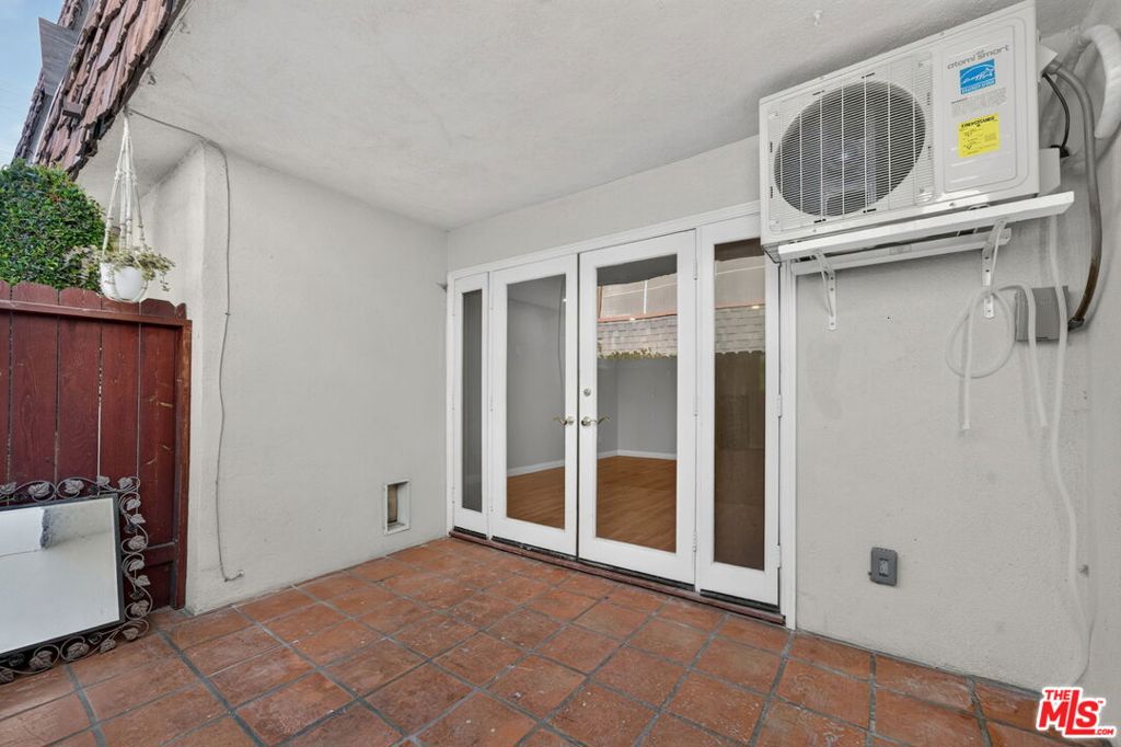 2418 Graham Avenue 2 Property Photo 25