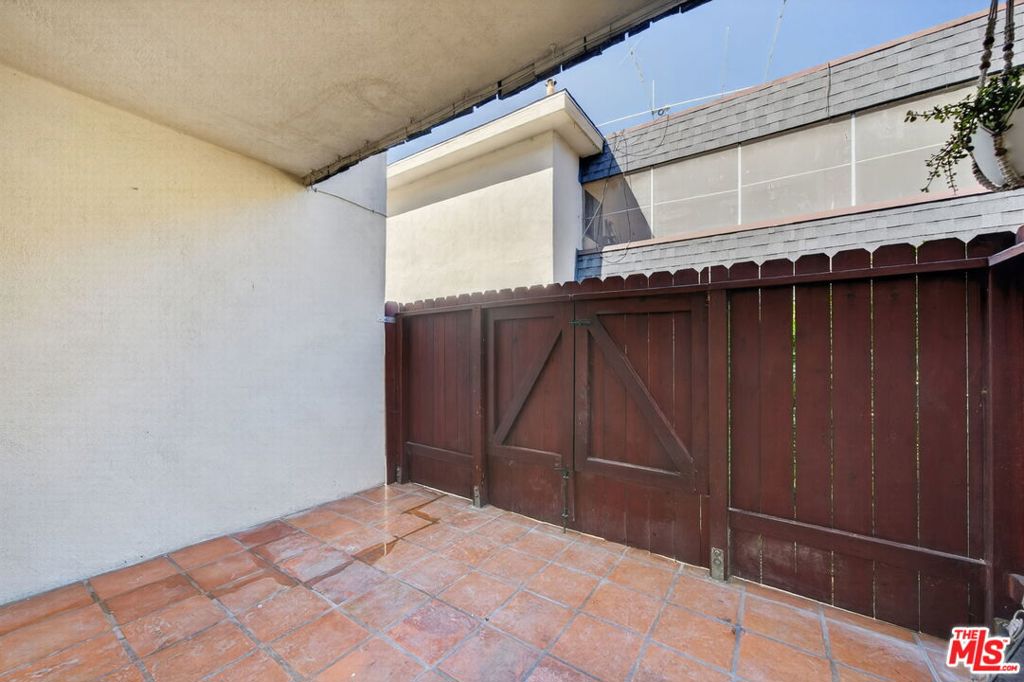 2418 Graham Avenue 2 Property Photo 27