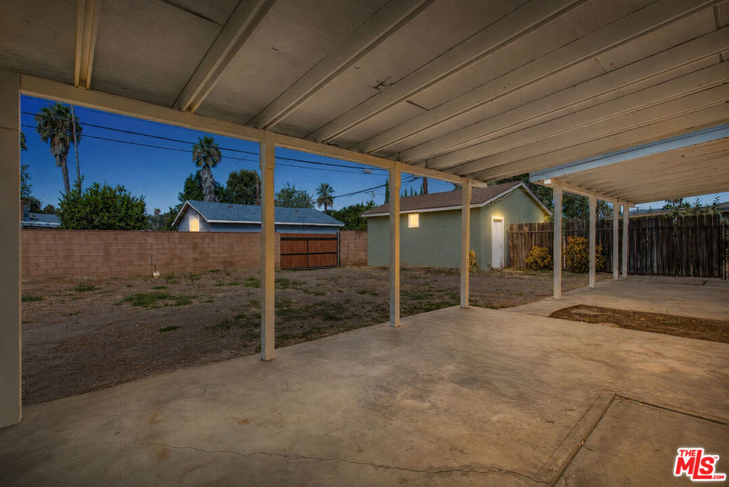 7139 Fallbrook Avenue Property Photo 18