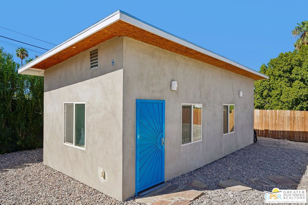 37767 Porter Drive Property Photo 2