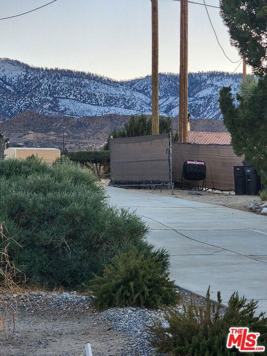 1168 Smoke Tree Road Property Photo 2