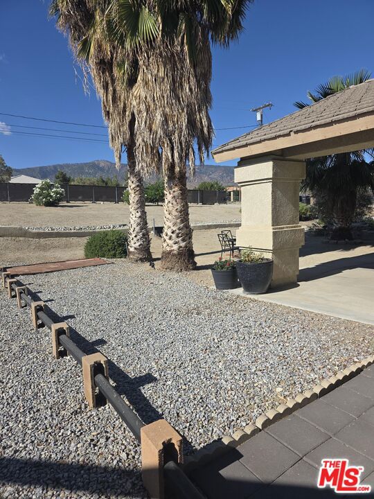 1168 Smoke Tree Road Property Photo 4