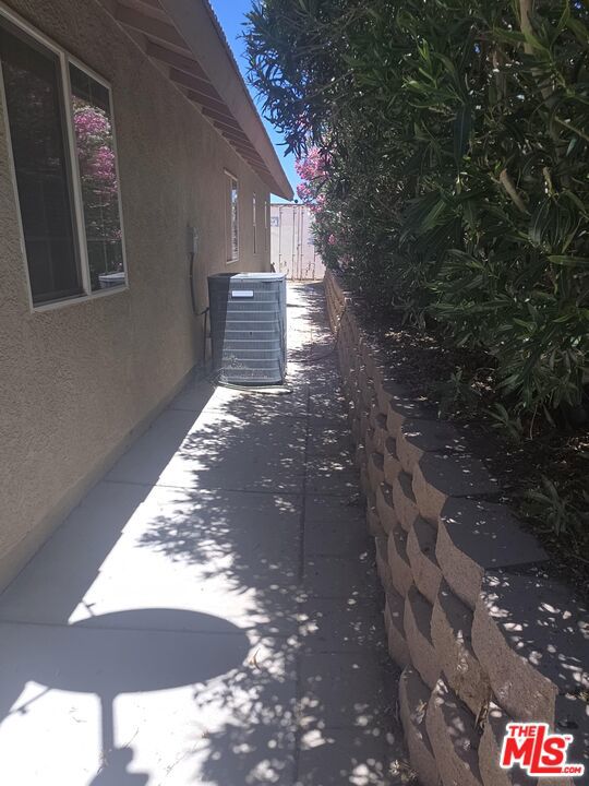 1168 Smoke Tree Road Property Photo 11