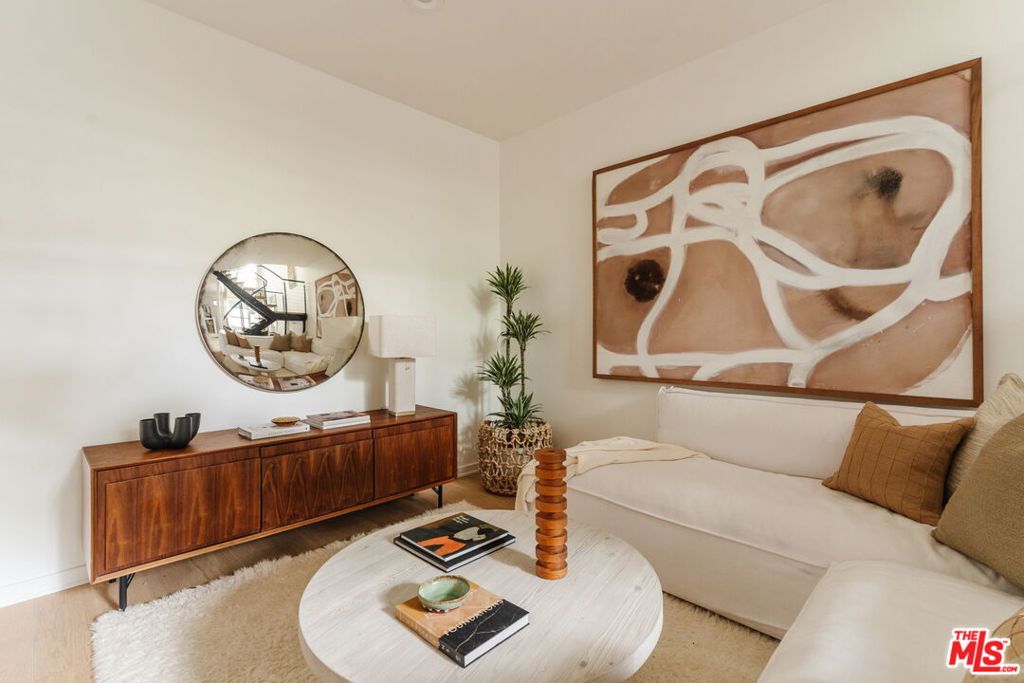 4111 W Sunset Boulevard 111 Property Photo 13