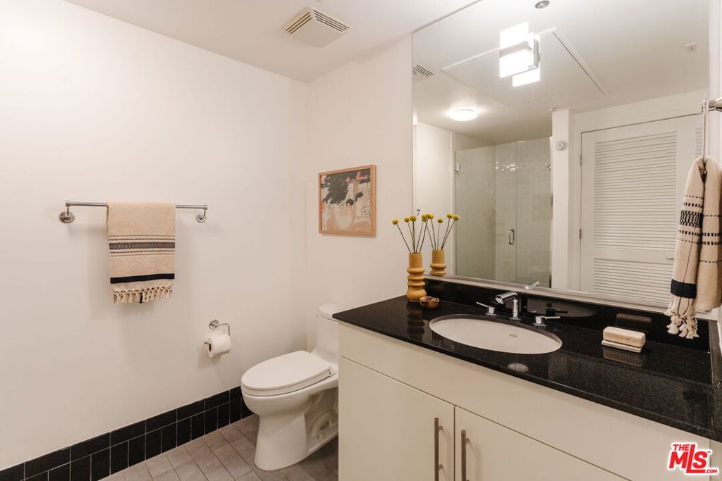 4111 W Sunset Boulevard 111 Property Photo 14