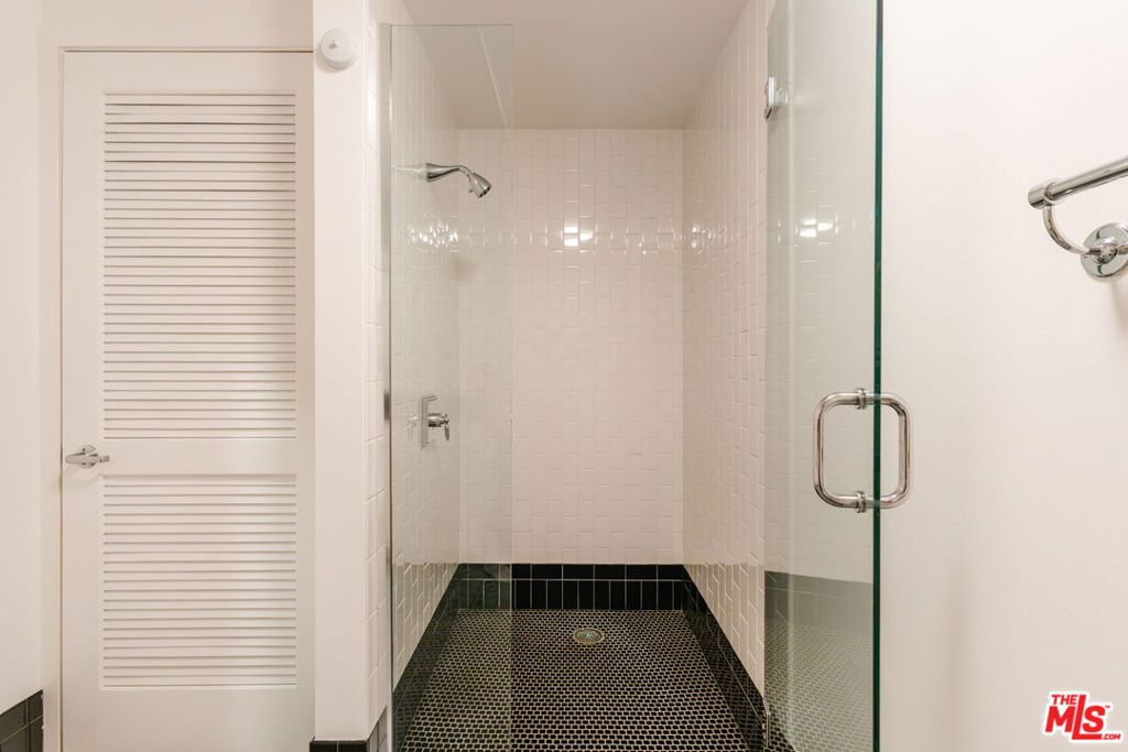 4111 W Sunset Boulevard 111 Property Photo 15