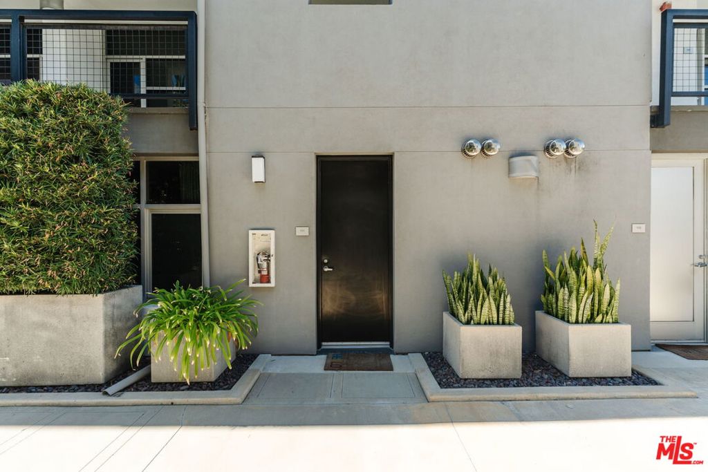4111 W Sunset Boulevard 111 Property Photo 26