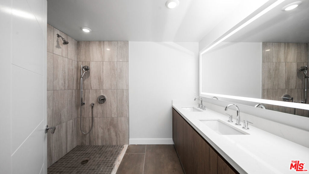 5153 Maplewood Avenue 407 Property Photo 17