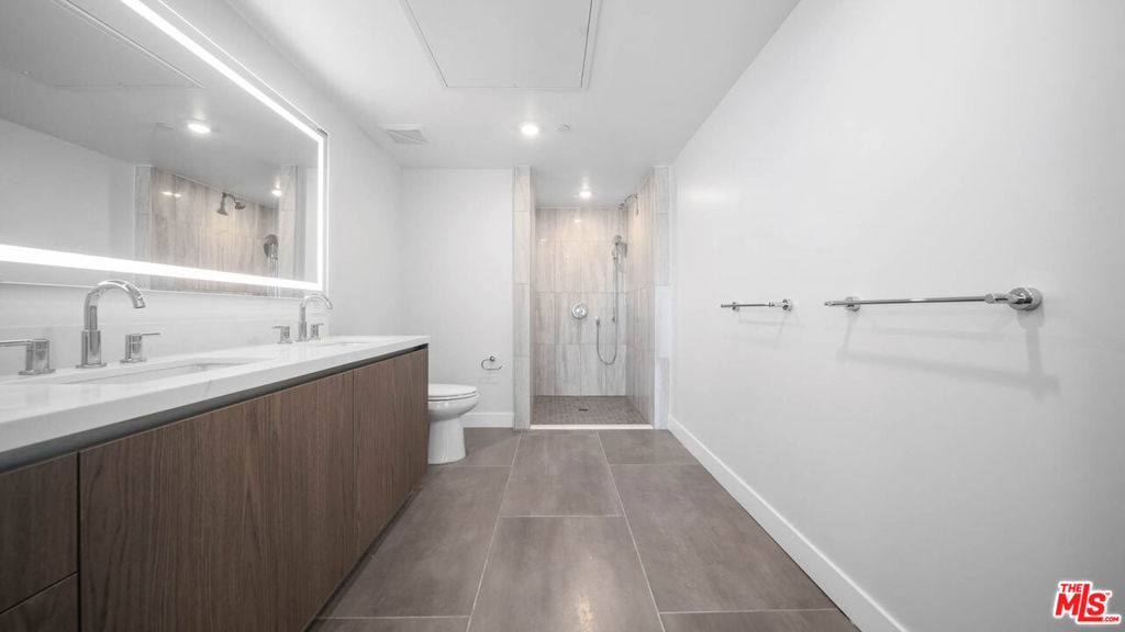 5153 Maplewood Avenue 407 Property Photo 18
