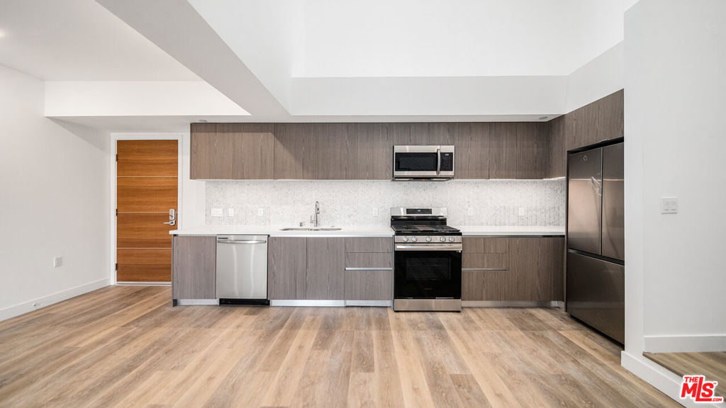 5153 Maplewood Avenue 407 Property Photo 29