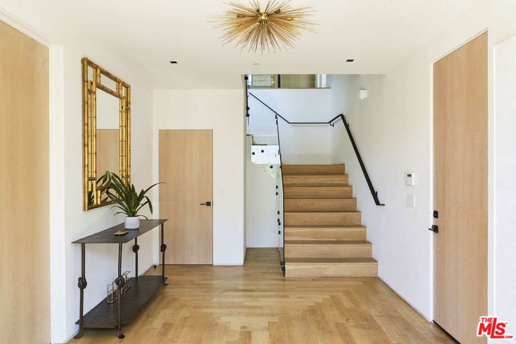 8455 Franklin Avenue Property Photo 3