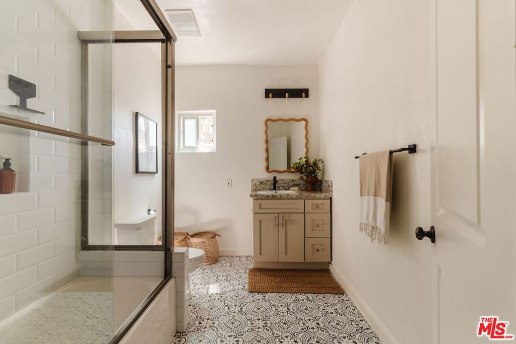 3021 Ganahl Street Property Photo 19