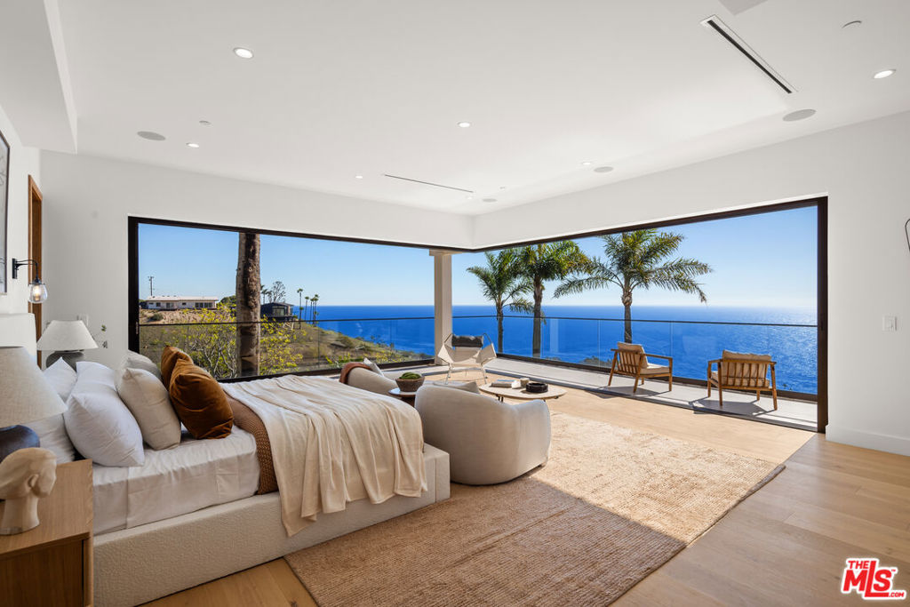 4732 Avenida Del Mar Property Photo 12