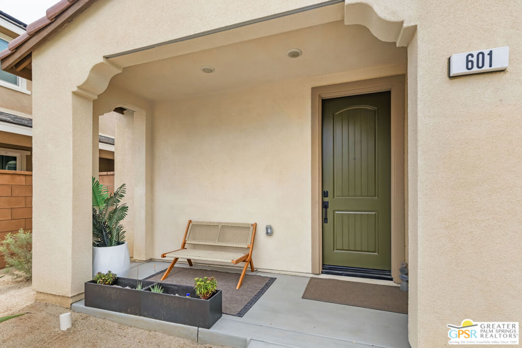 601 Via Firenze Property Photo 2