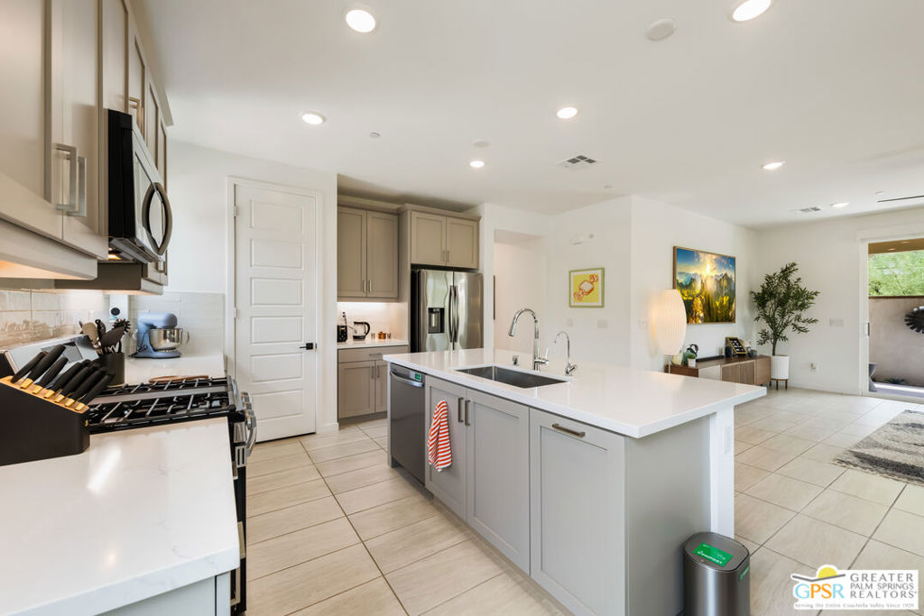 601 Via Firenze Property Photo 11