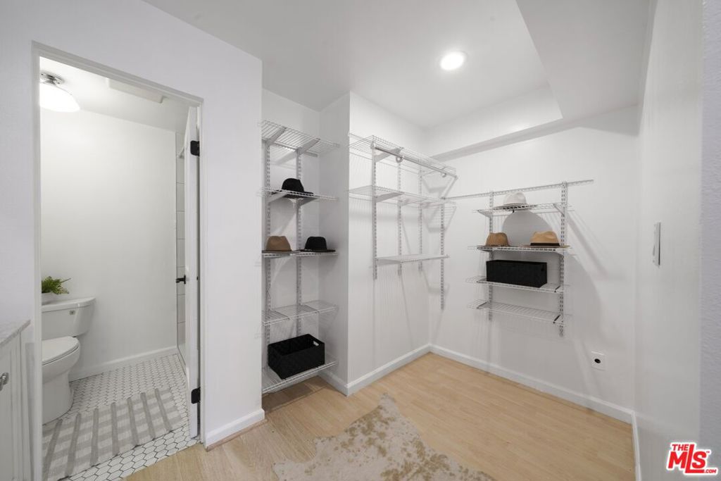 2700 E Cahuenga Boulevard 4121 Property Photo 13