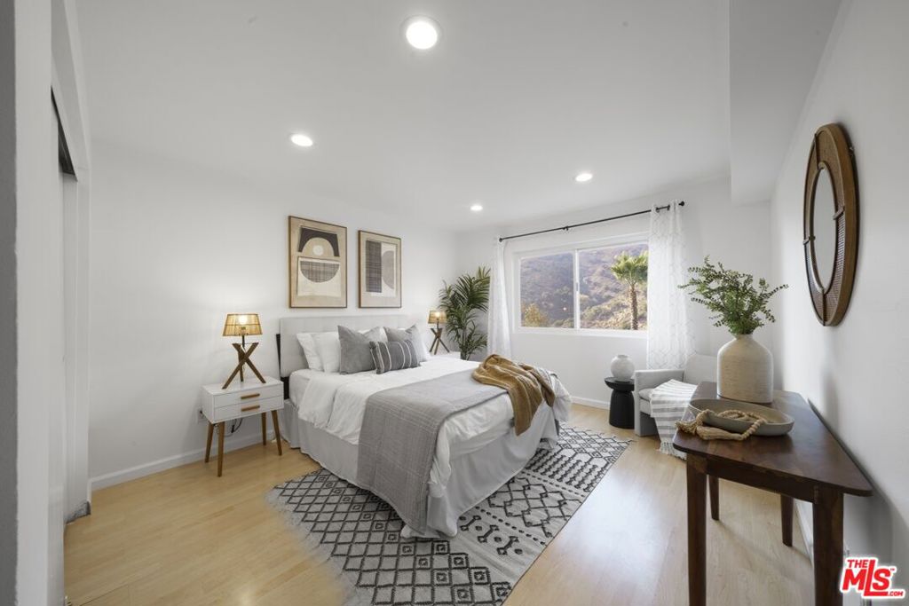 2700 E Cahuenga Boulevard 4121 Property Photo 14