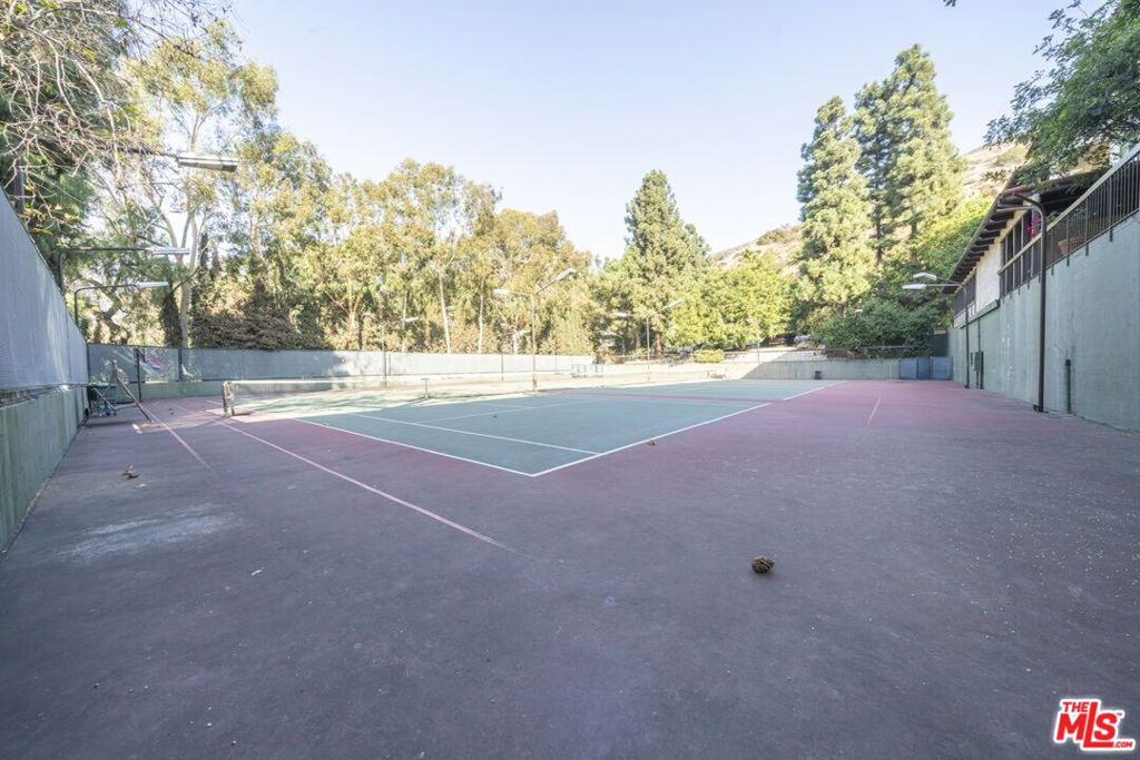 2700 E Cahuenga Boulevard 4121 Property Photo 18