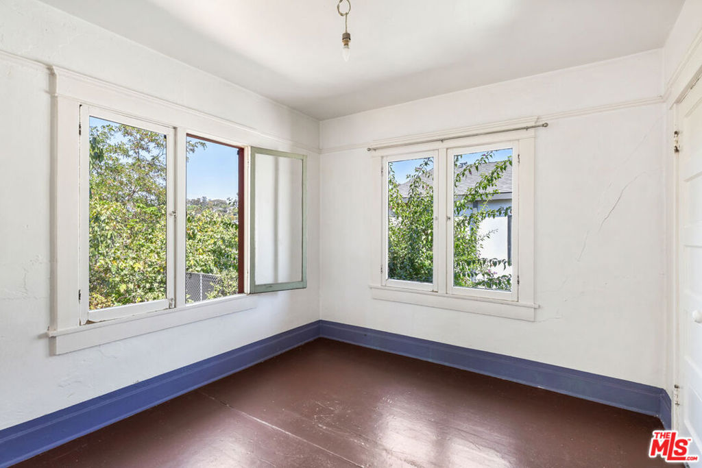1627 Fargo Street Property Photo 15