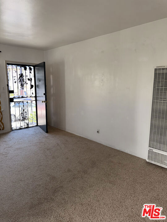 5951 Carlton Way Property Photo 10