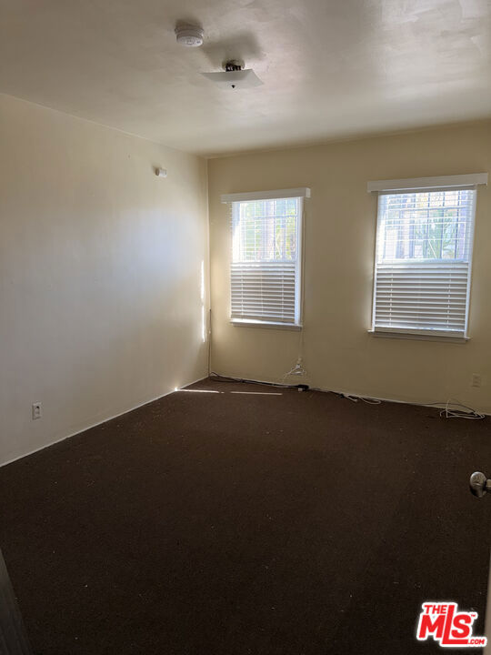 5951 Carlton Way Property Photo 13