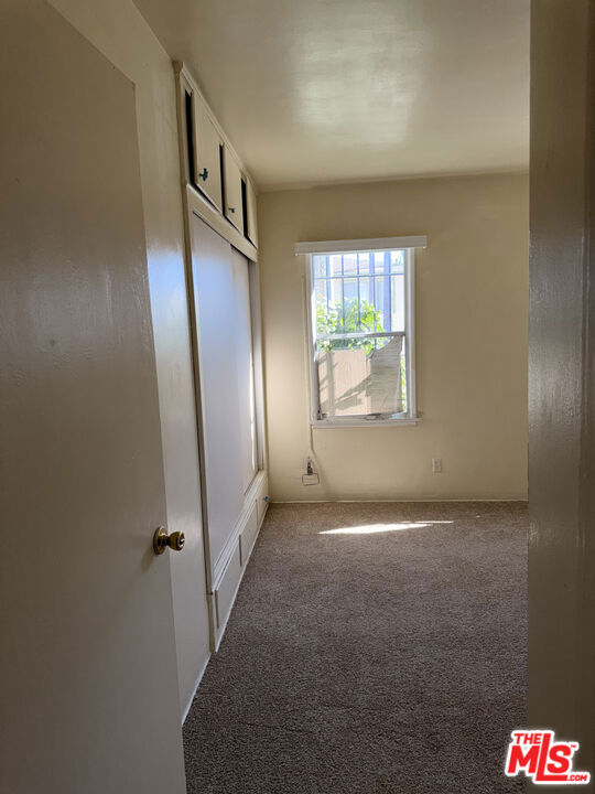 5951 Carlton Way Property Photo 15