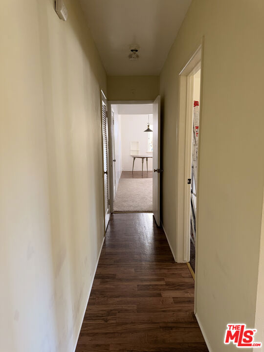 5951 Carlton Way Property Photo 16