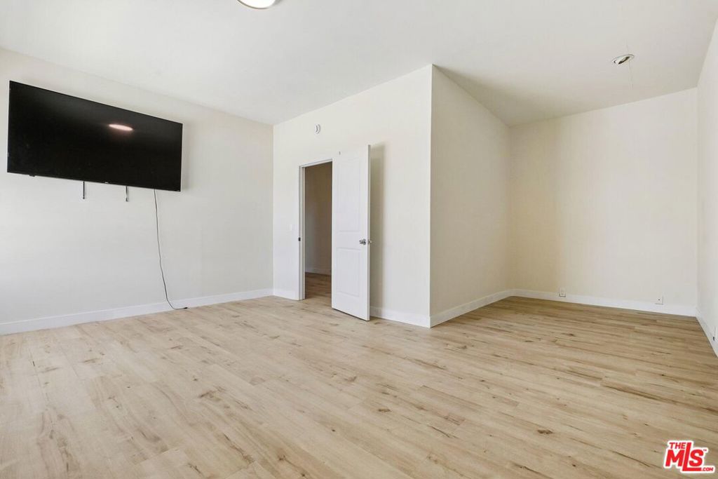 13716 Penn Street 10 Property Photo 45