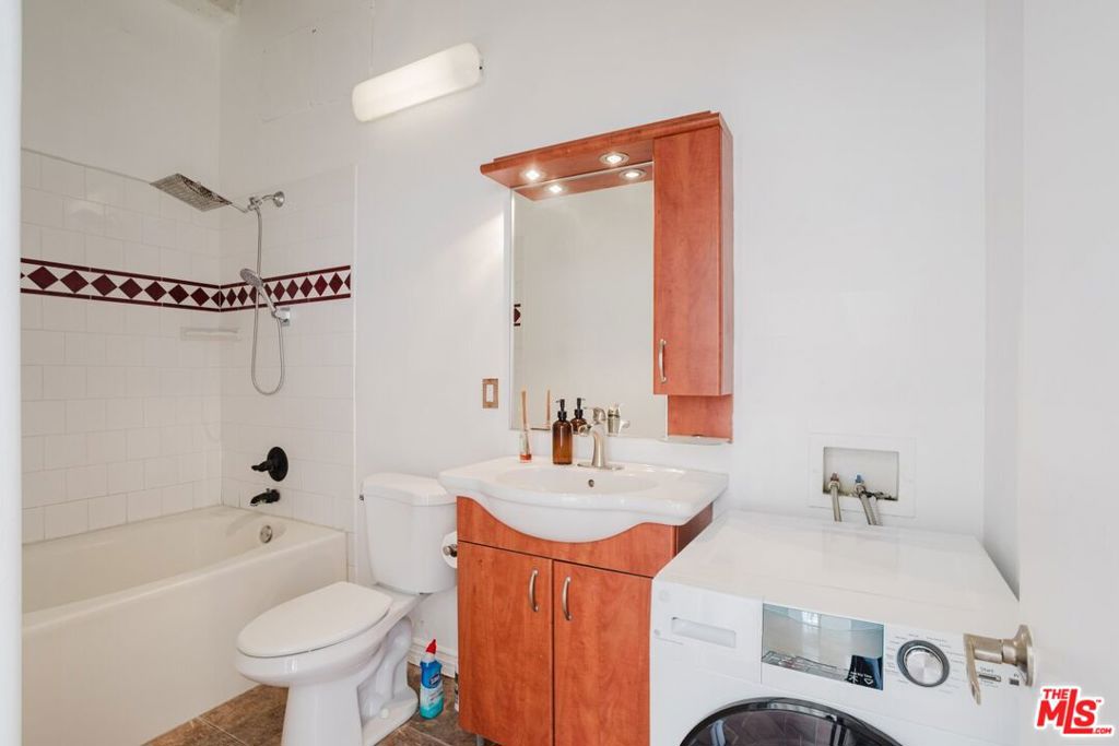 312 W 5th Street 1112 Property Photo 27