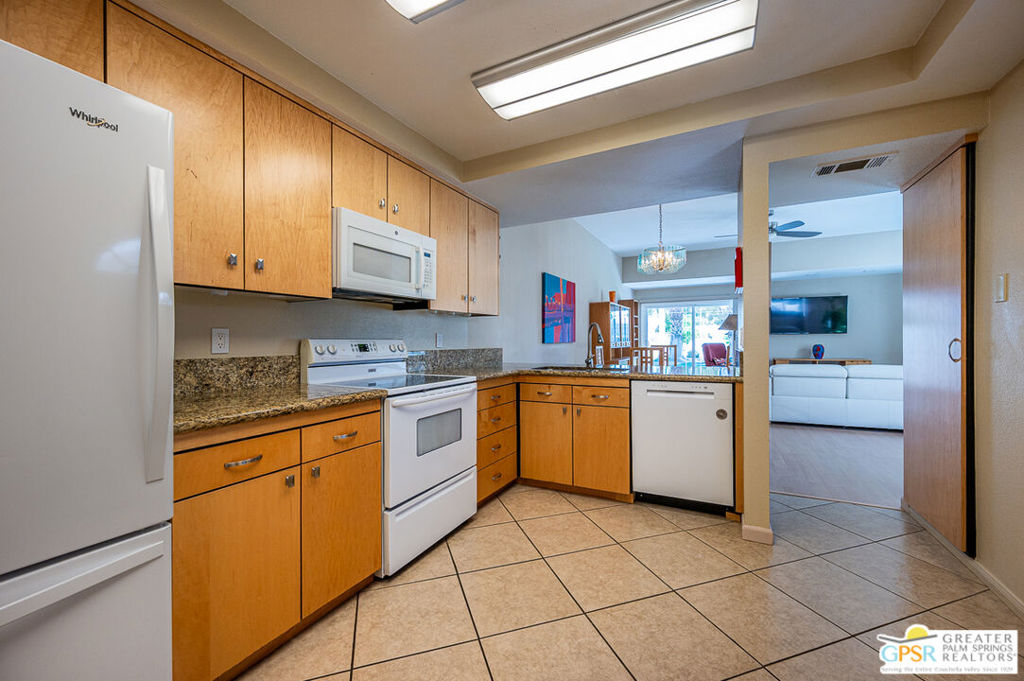 5980 Paradise Plaza Property Photo 10