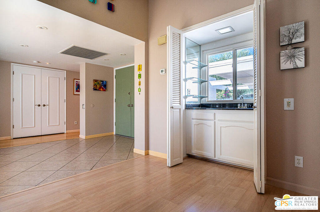 5980 Paradise Plaza Property Photo 14