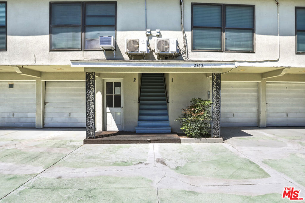 2270 White Street Property Photo 3