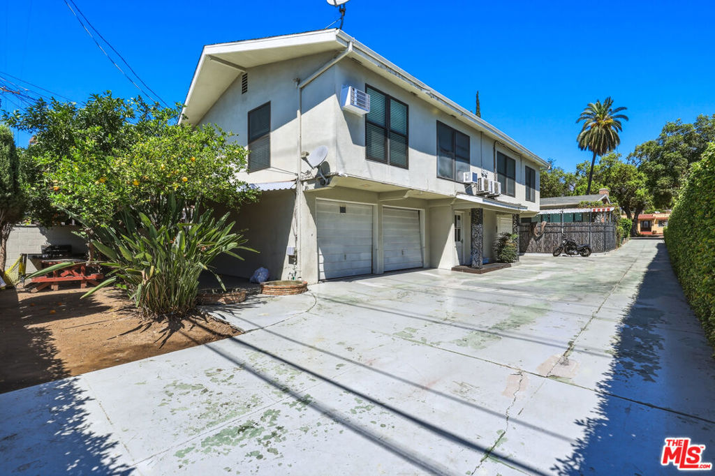 2270 White Street Property Photo 4