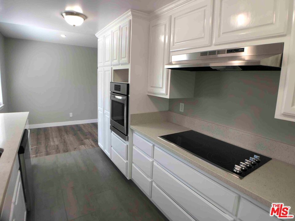 2270 White Street Property Photo 17