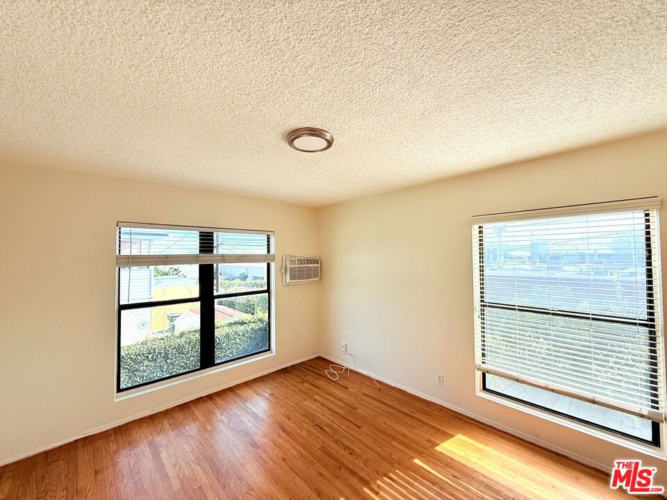 2270 White Street Property Photo 27