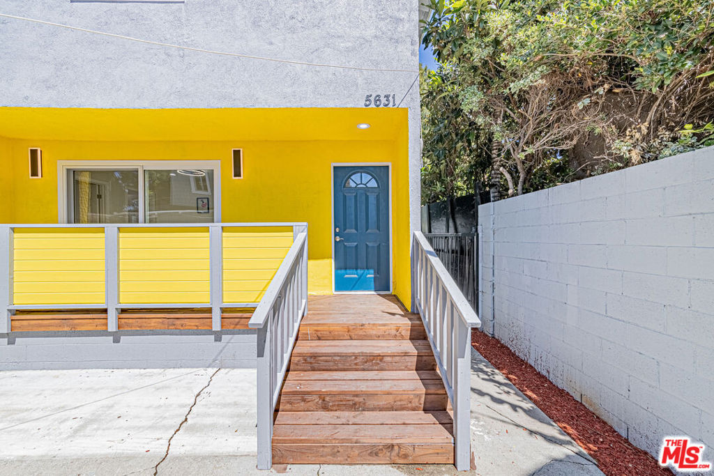 5633 La Mirada Avenue Property Photo 4