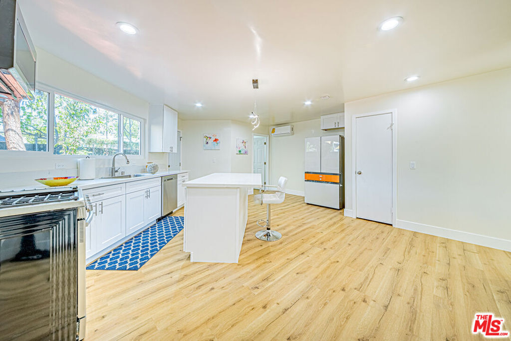 5633 La Mirada Avenue Property Photo 30