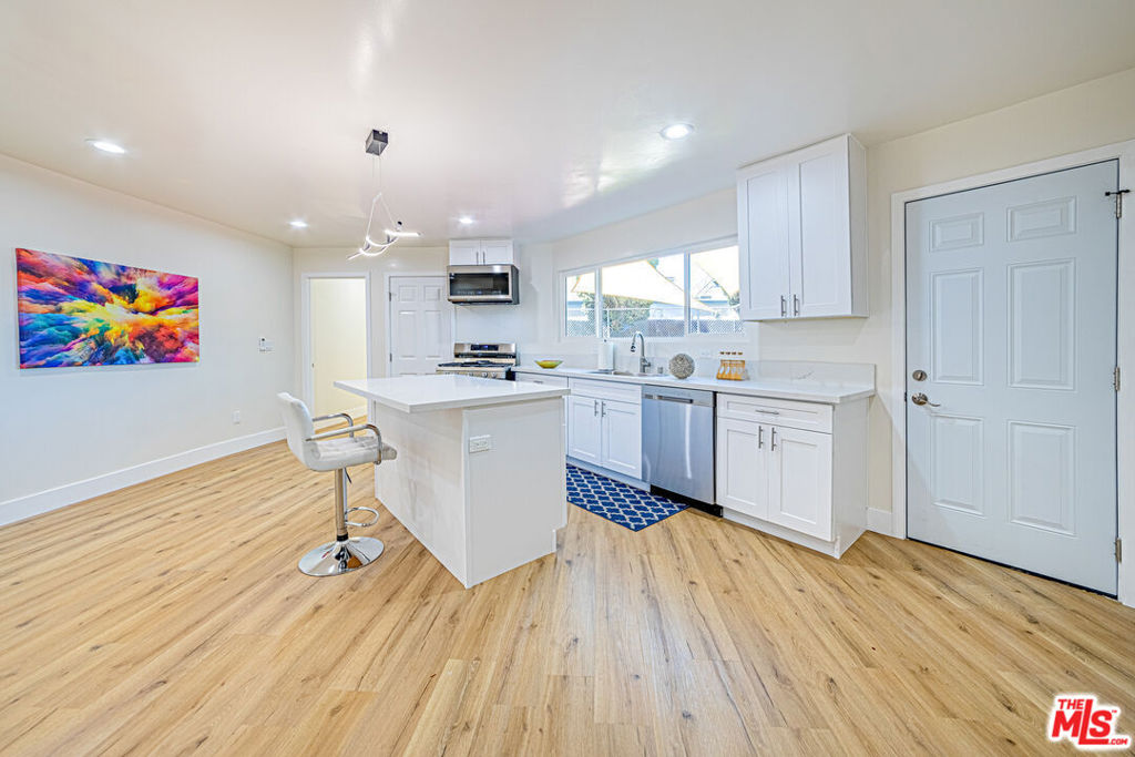 5633 La Mirada Avenue Property Photo 31