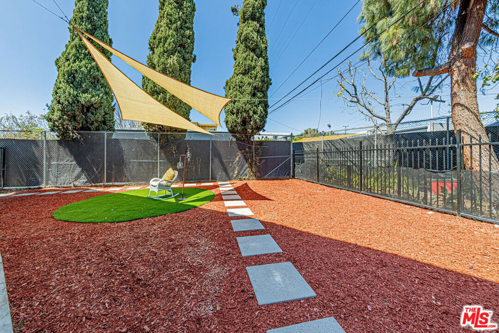 5633 La Mirada Avenue Property Photo 38